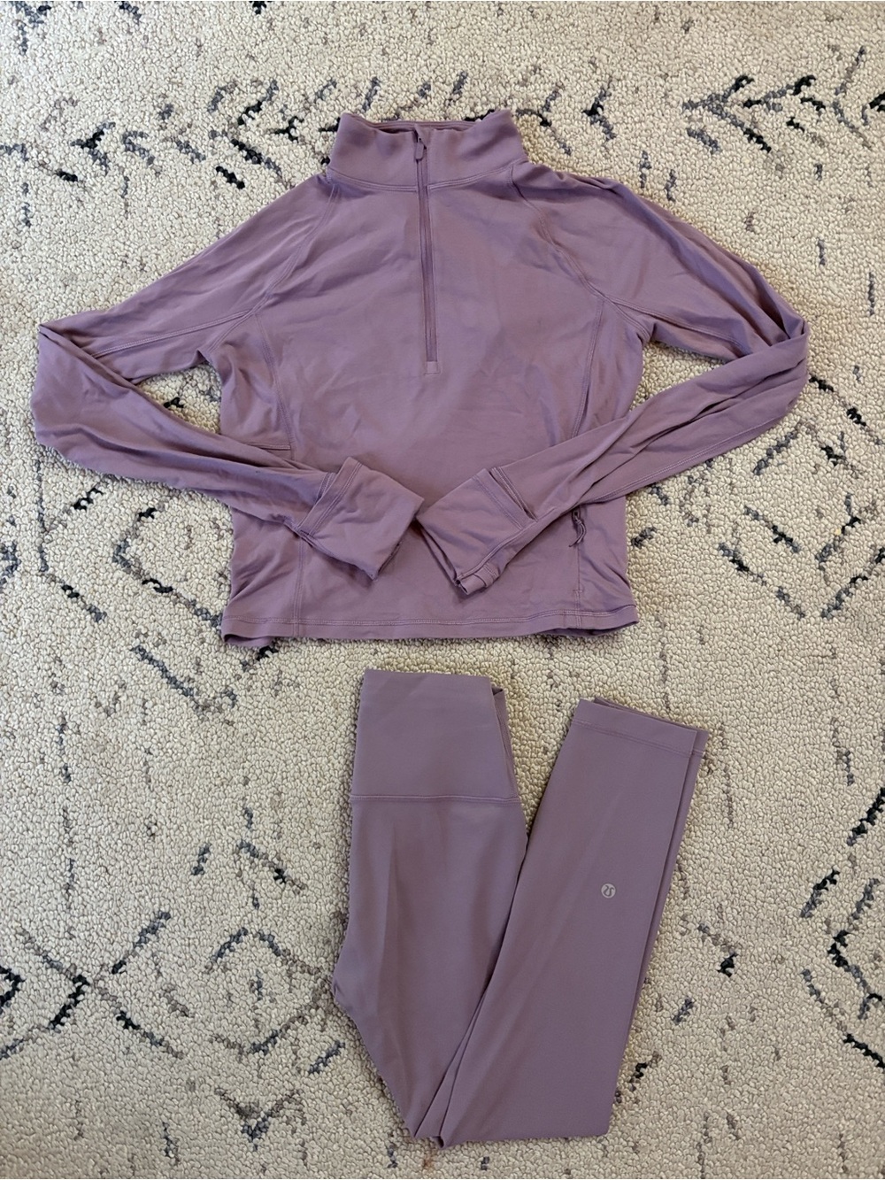 lululemon set top Med / leggings 4 EUC